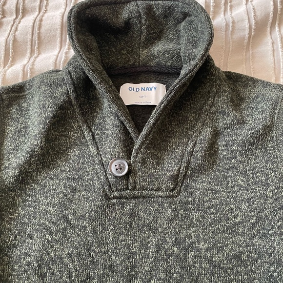 Old Navy Boys Sweater - Picture 2 of 3